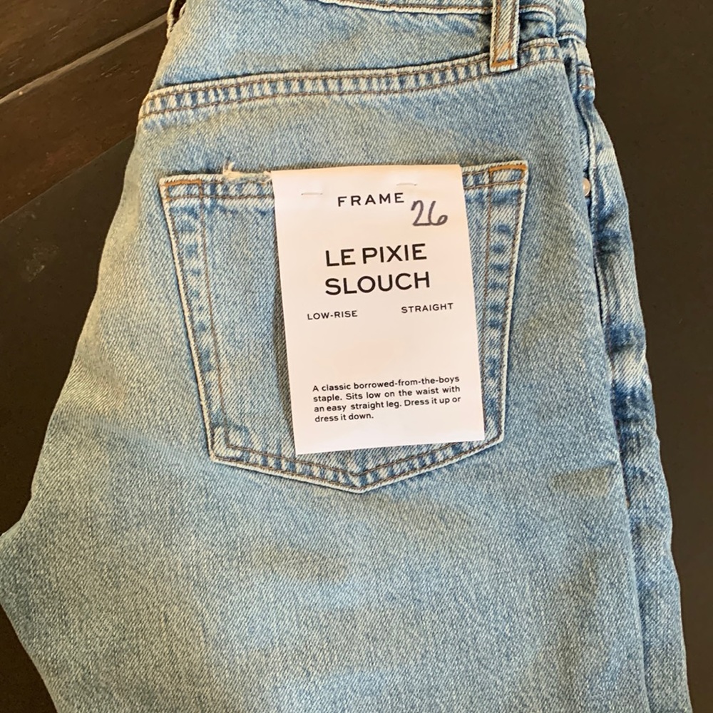 New with tags. Frame Le Pixie slouch jeans. Low-Rise, Straight leg. Size 26